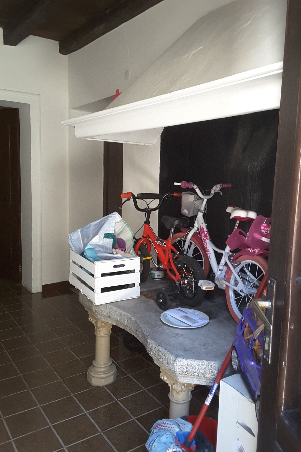ingresso con caminetto